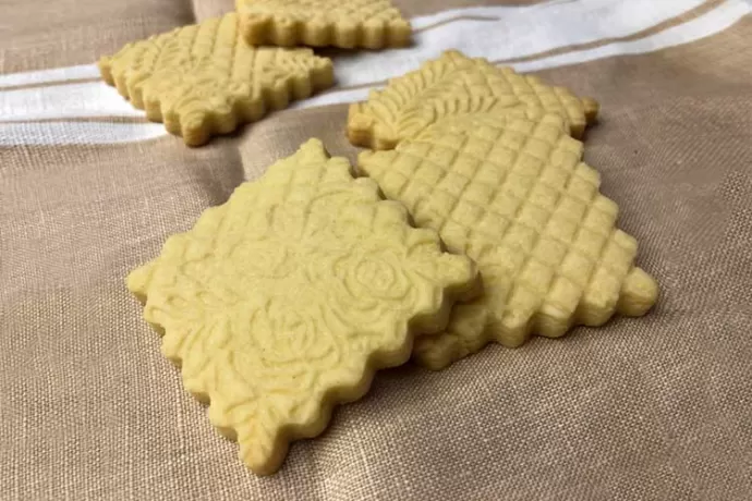 Chocolate-Dipped Shortbread Cookies