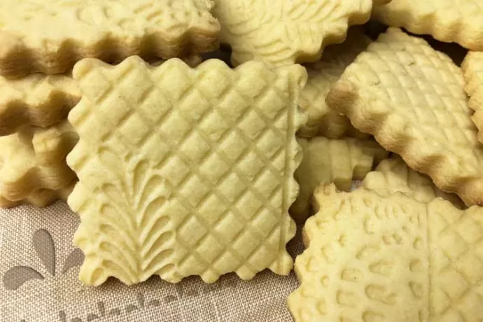 Chocolate-Dipped Shortbread Cookies