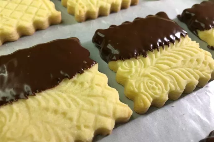 Chocolate-Dipped Shortbread Cookies